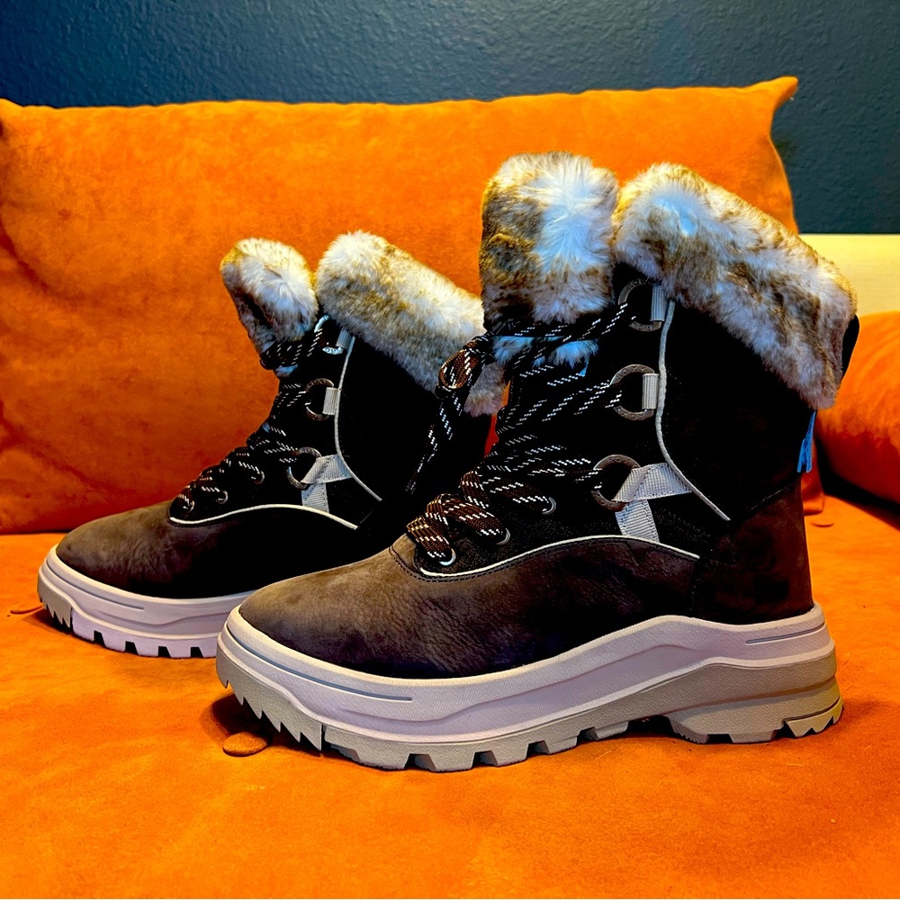 $200 NWT | Roxy Alpine Collection | Nubuck Leather Boots size 8.5 Women’s 🏔🥾